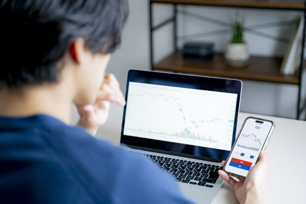 投資情報はどこで集める？信頼できるサイト・アプリ・有料情報の見分け方